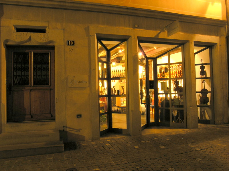 tl_files/ilviolino/bilder/01-Laden bei Nacht 006.JPG